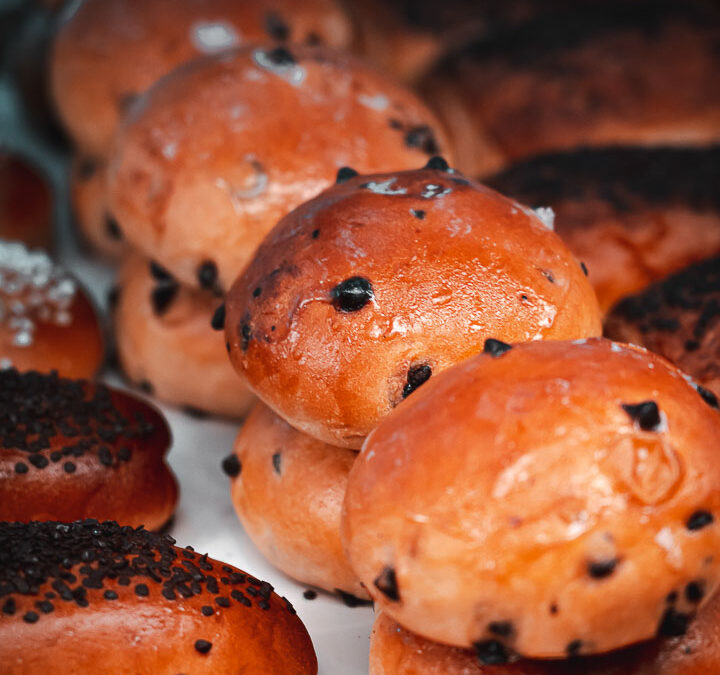 Pâtisseries maison dans le Bas-Rhin : les éclairs pralinés qui célèbrent le patrimoine sucré alsacien